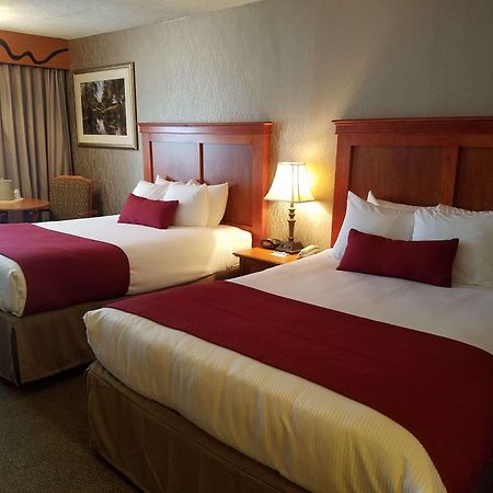 Best Western Plus Rivershore Hotel Oregon City Exterior photo