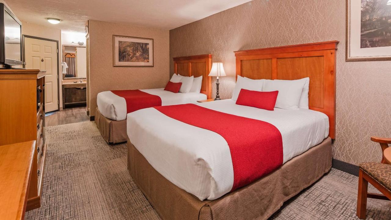 Best Western Plus Rivershore Hotel Oregon City Exterior photo