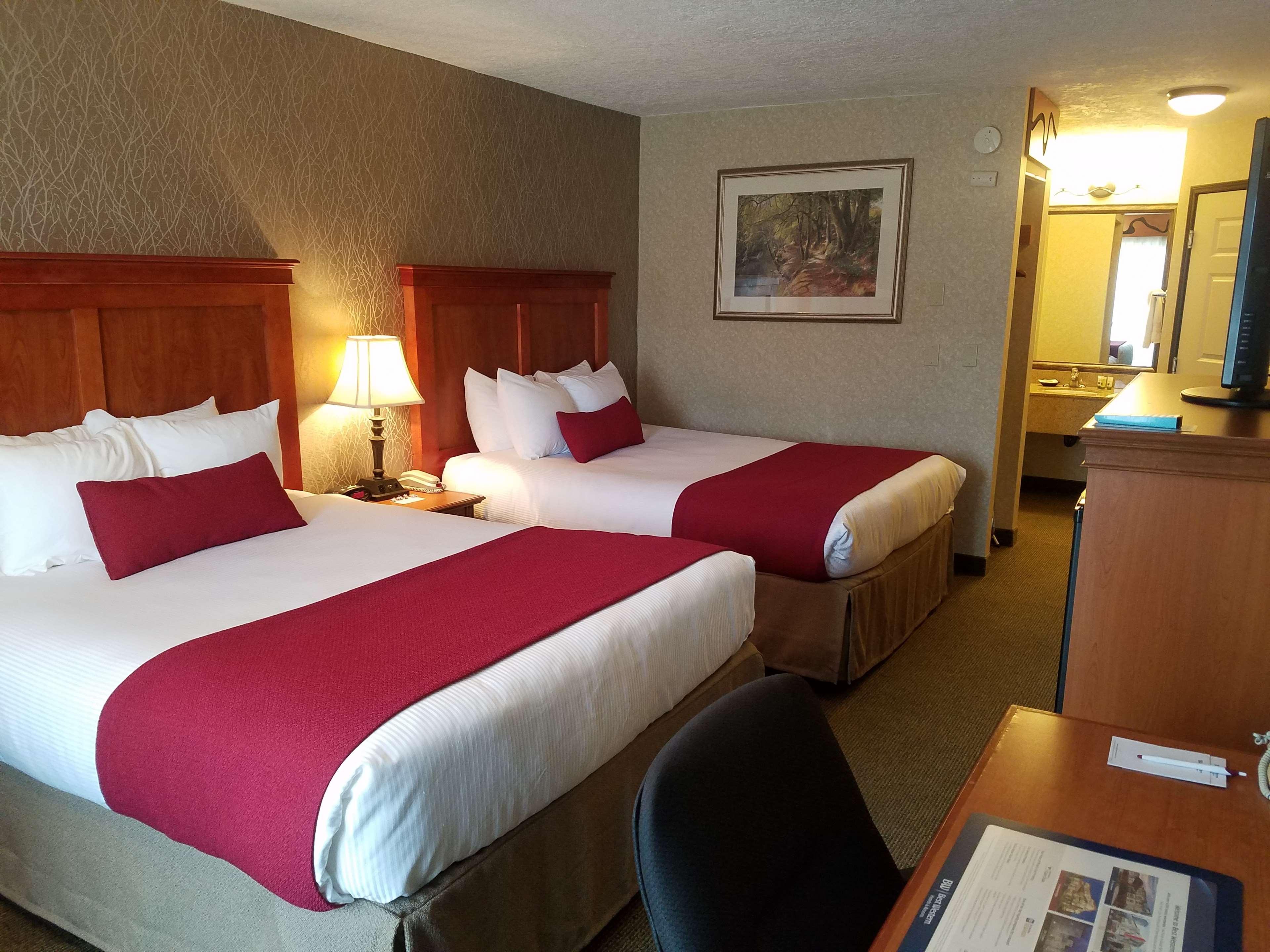 Best Western Plus Rivershore Hotel Oregon City Exterior photo