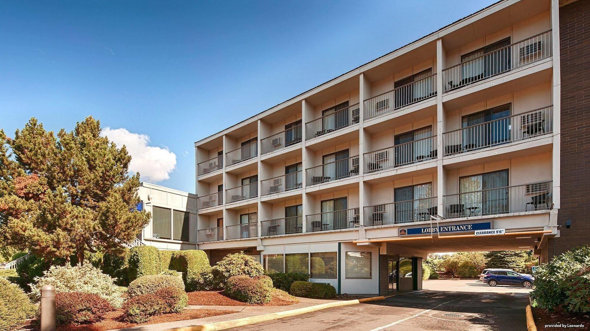 Best Western Plus Rivershore Hotel Oregon City Exterior photo