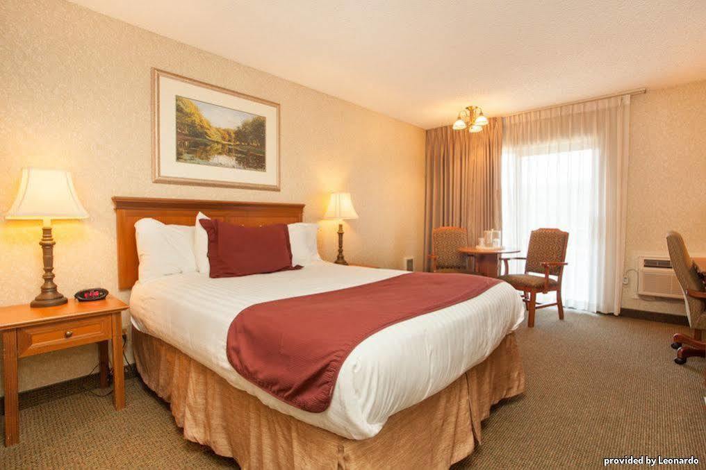 Best Western Plus Rivershore Hotel Oregon City Exterior photo