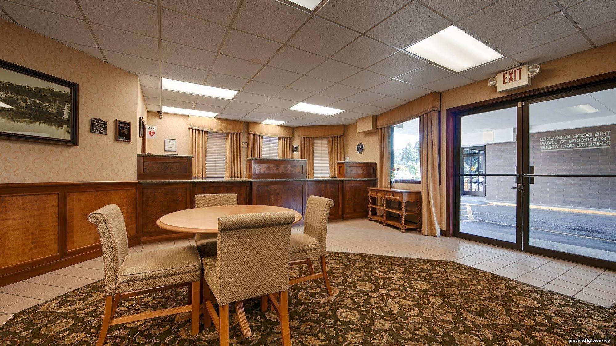 Best Western Plus Rivershore Hotel Oregon City Exterior photo