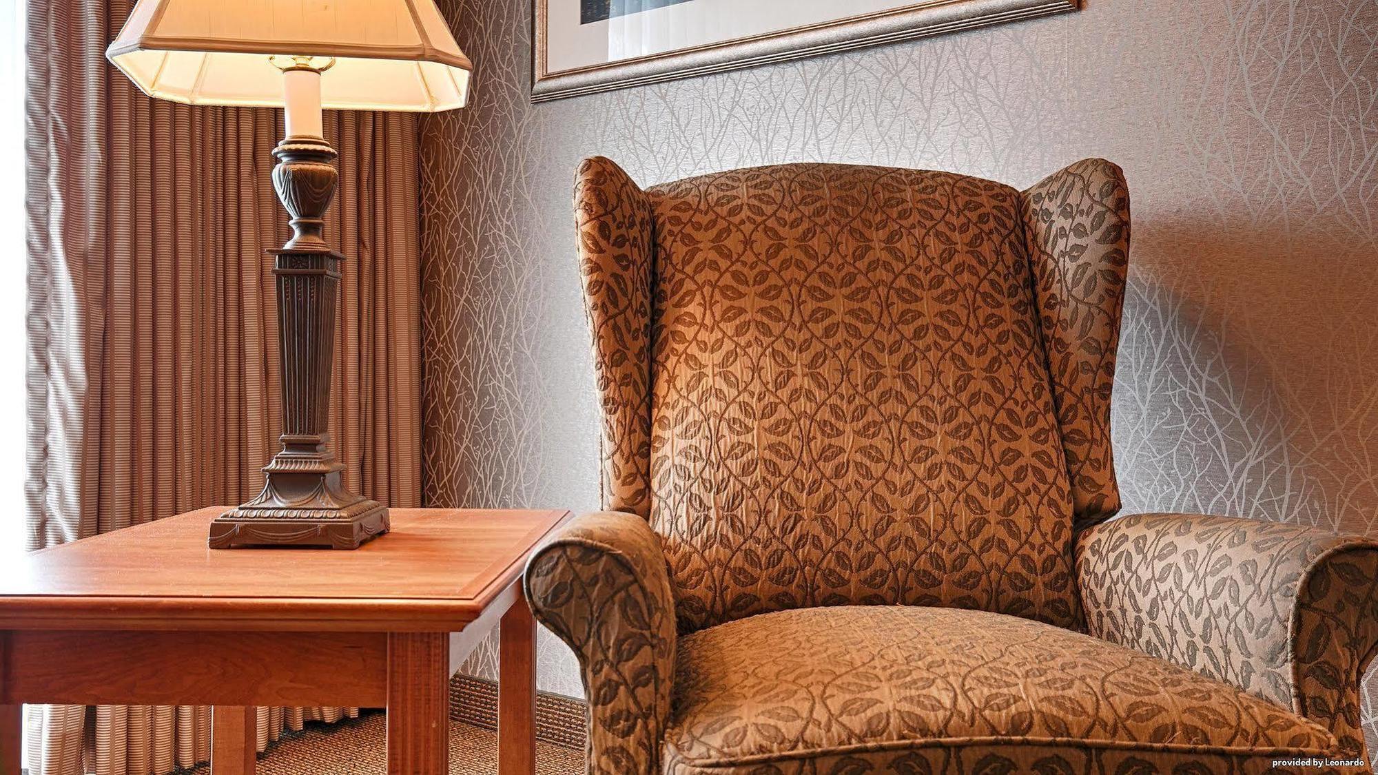 Best Western Plus Rivershore Hotel Oregon City Exterior photo