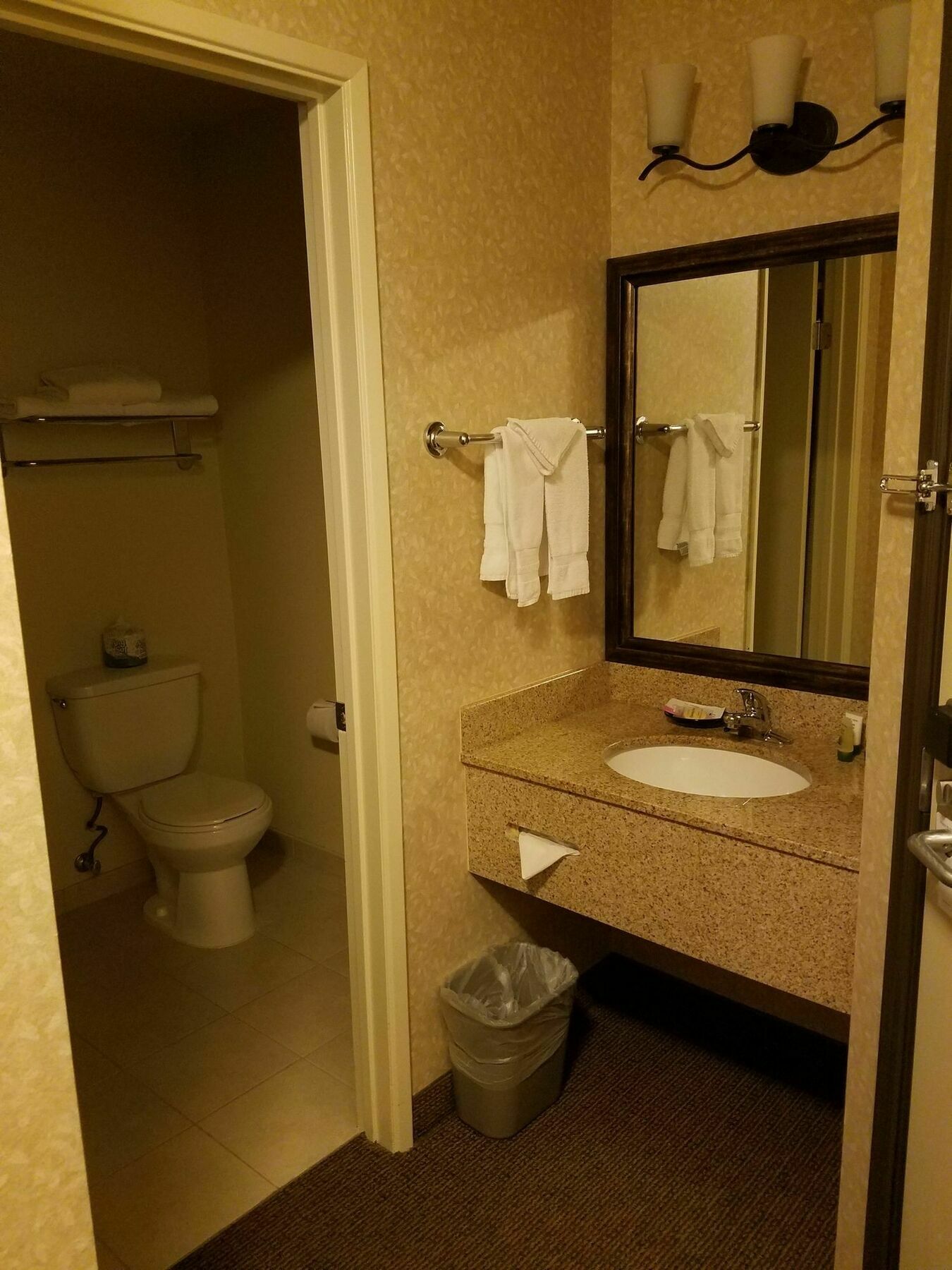 Best Western Plus Rivershore Hotel Oregon City Exterior photo